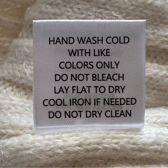 NWT Altar'd State Off White Oversized FuzzyTurtleneck Ribbed Sweater Size Medium - Picture 13 of 16